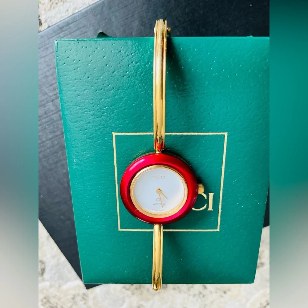 AUTHENTIC GUCCI watch set ❤️💚🖤💙💛 - Picture 8 of 13